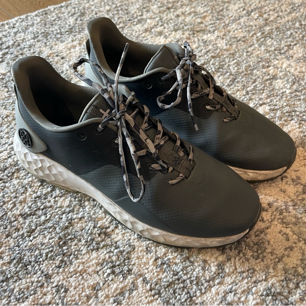 GFore men’s golf shoes in black/grey size US9 with camo laces